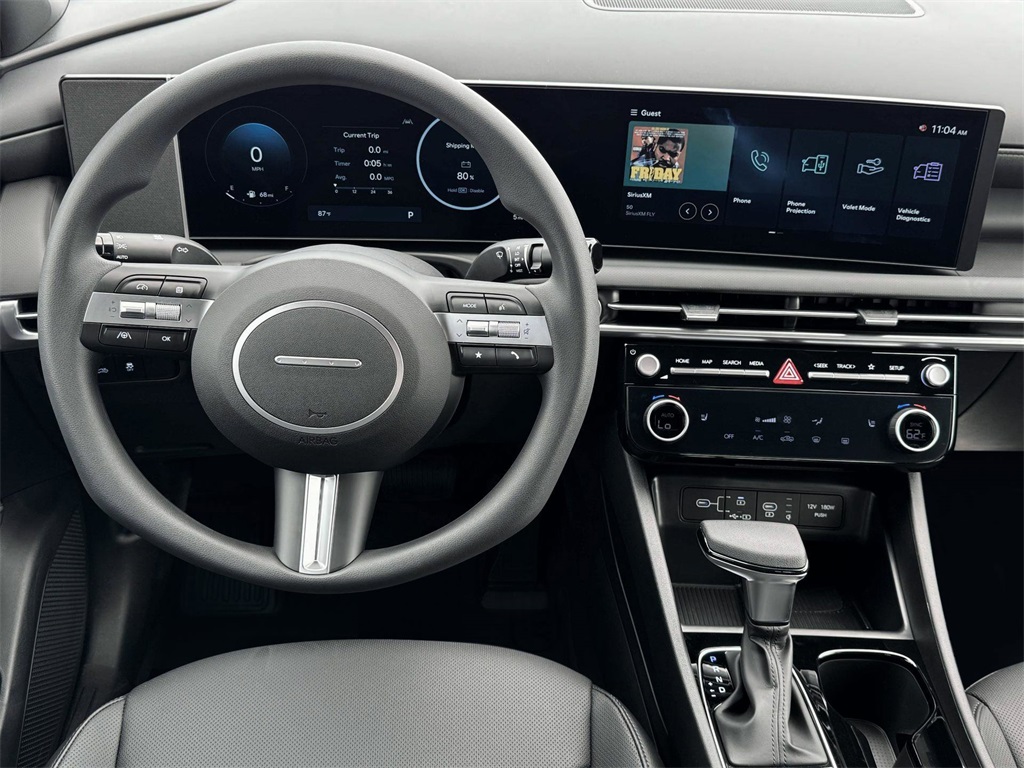 Vehicle image 17 of 19