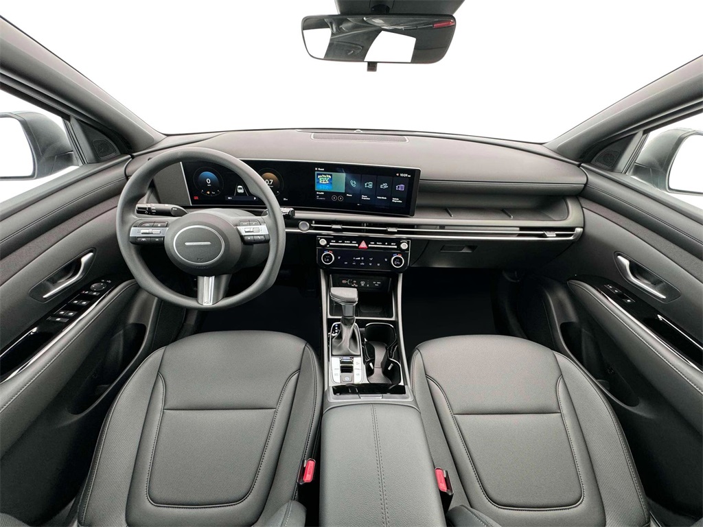 Vehicle image 13 of 19
