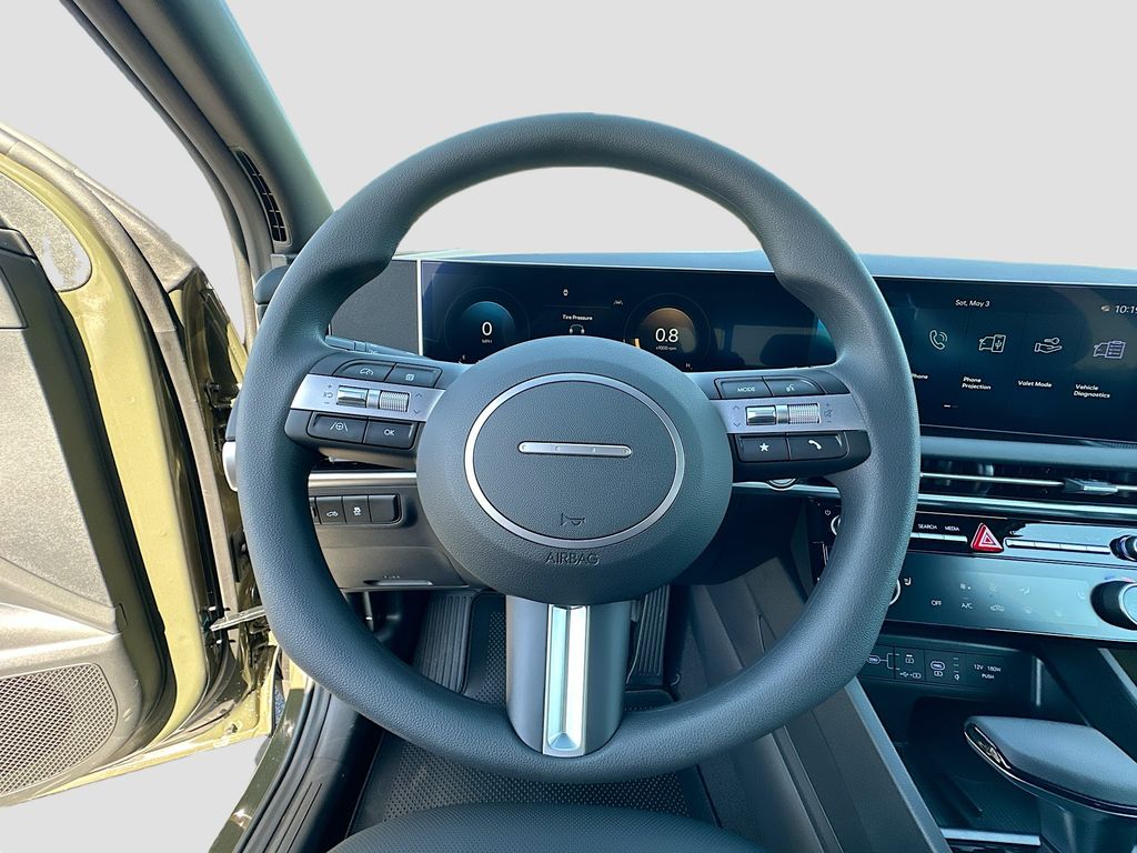 Vehicle image 10 of 23