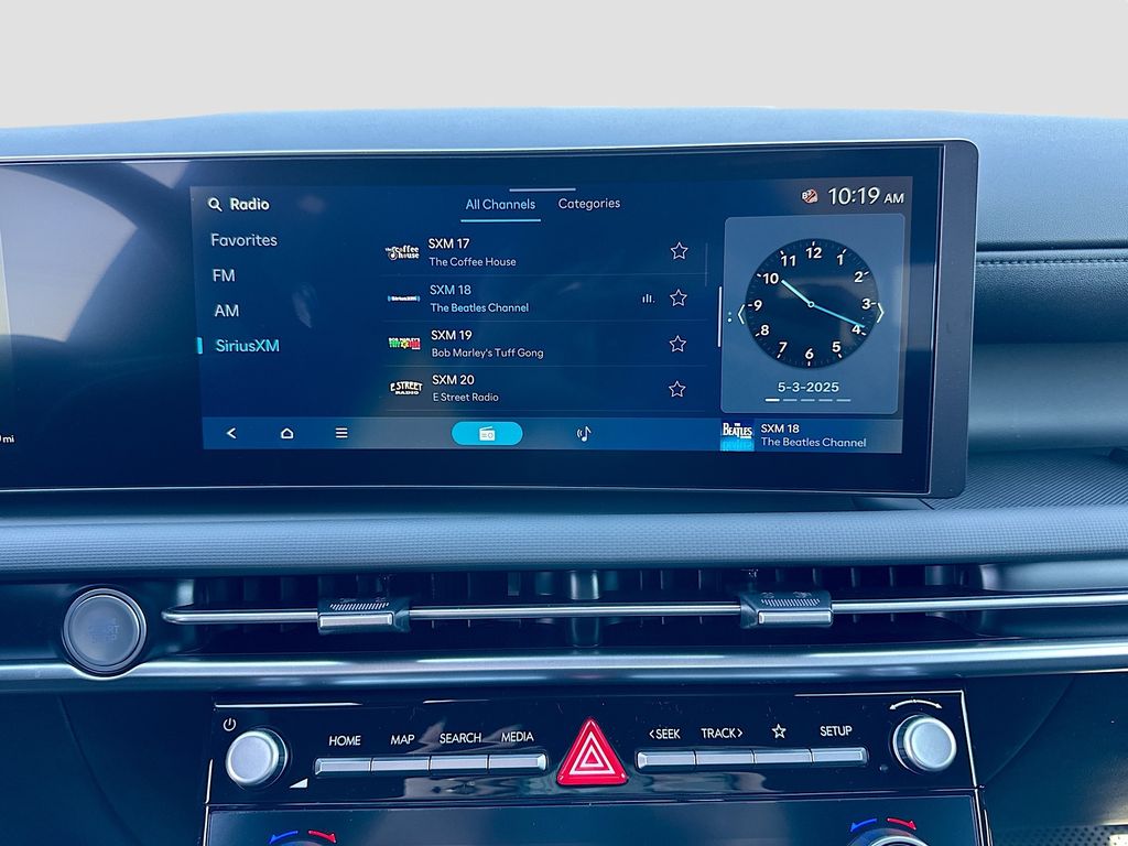 Vehicle image 11 of 23