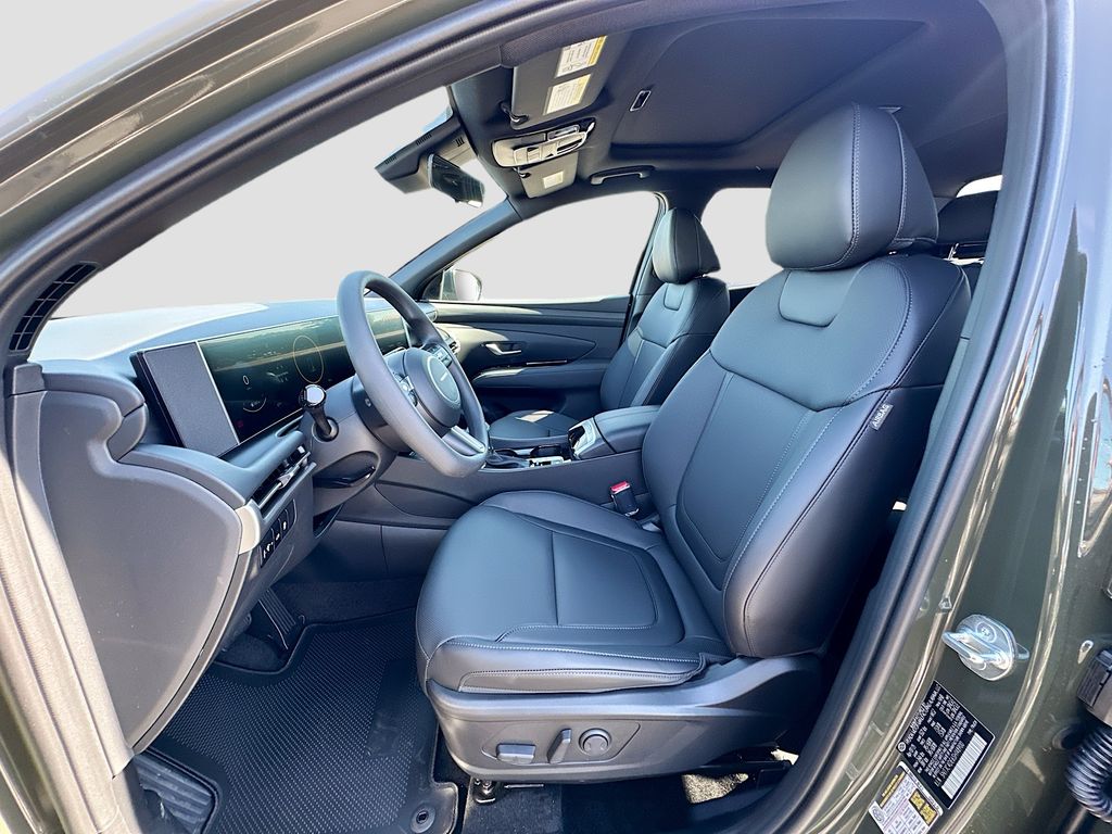 Vehicle image 15 of 23