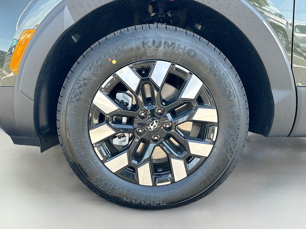 Vehicle image 22 of 23
