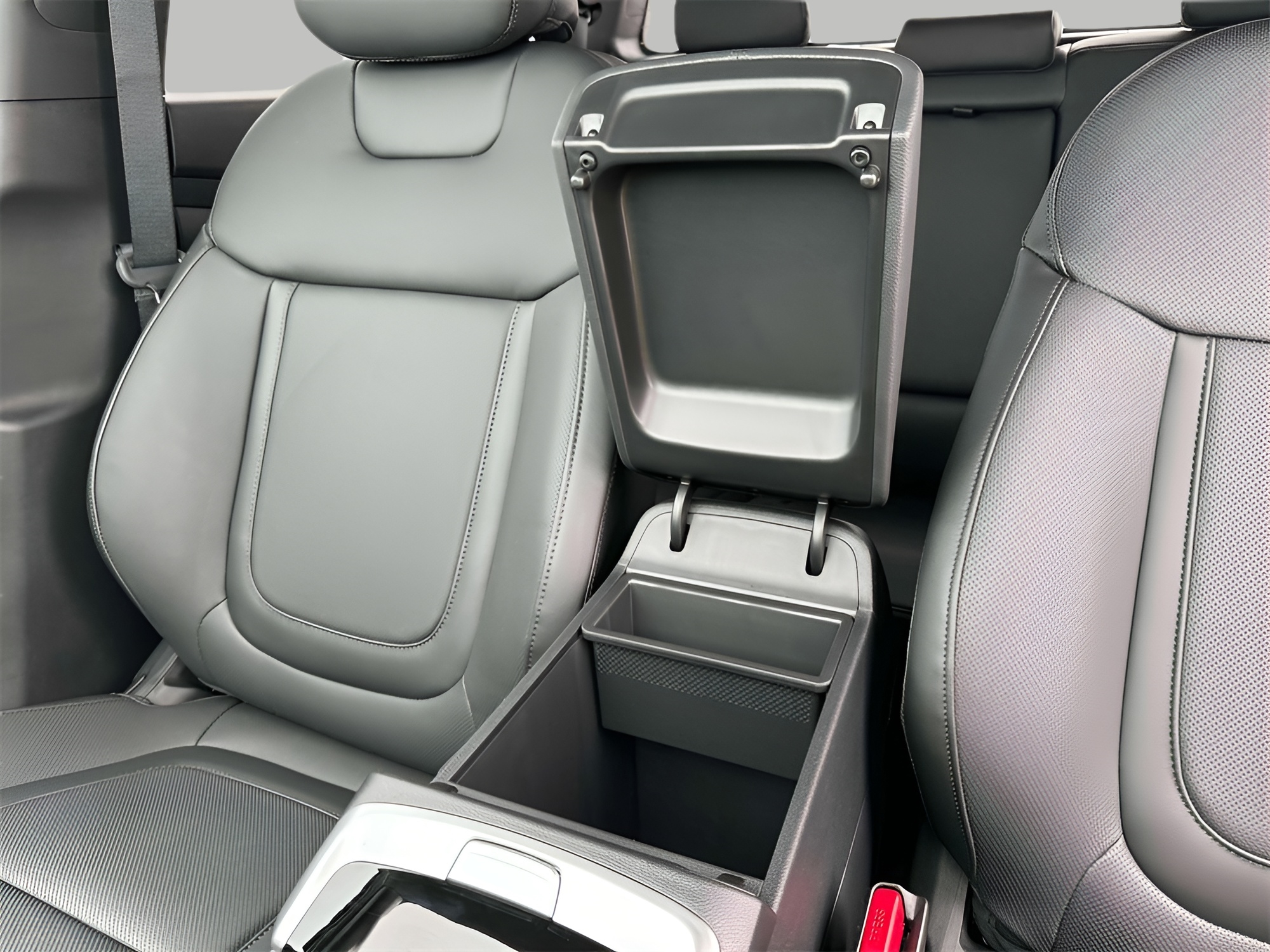 2025 Hyundai Santa Cruz SEL Image 18 of 19