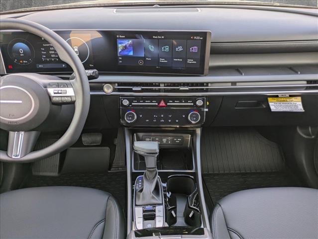 Vehicle image 16 of 19