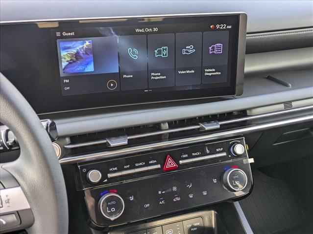 Vehicle image 14 of 19
