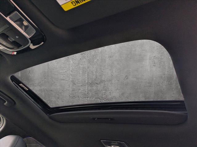 Vehicle image 15 of 19