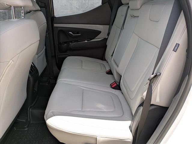 Vehicle image 10 of 19