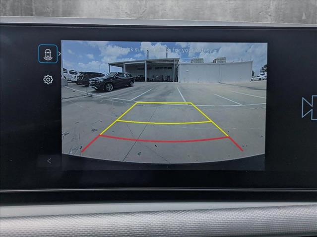 Vehicle image 15 of 19