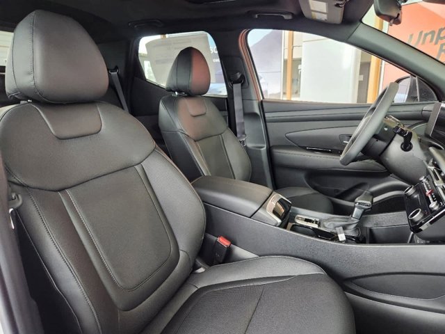 Vehicle image 11 of 15