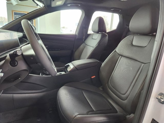 Vehicle image 8 of 15