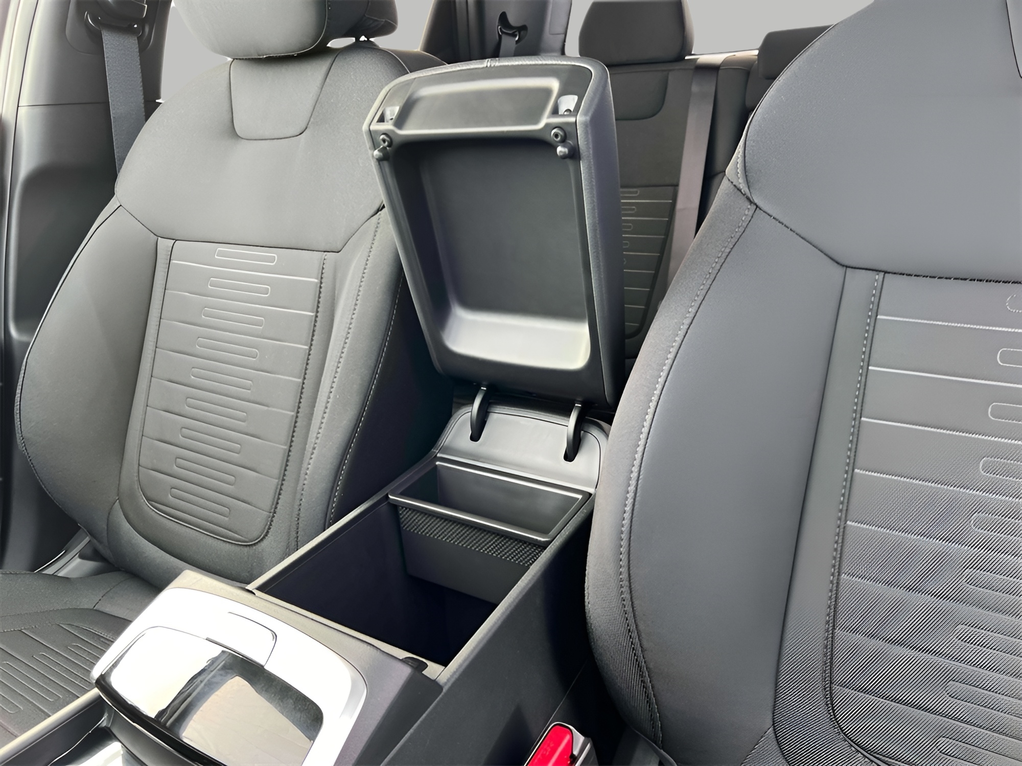 2025 Hyundai Santa Cruz SE Image 11 of 14