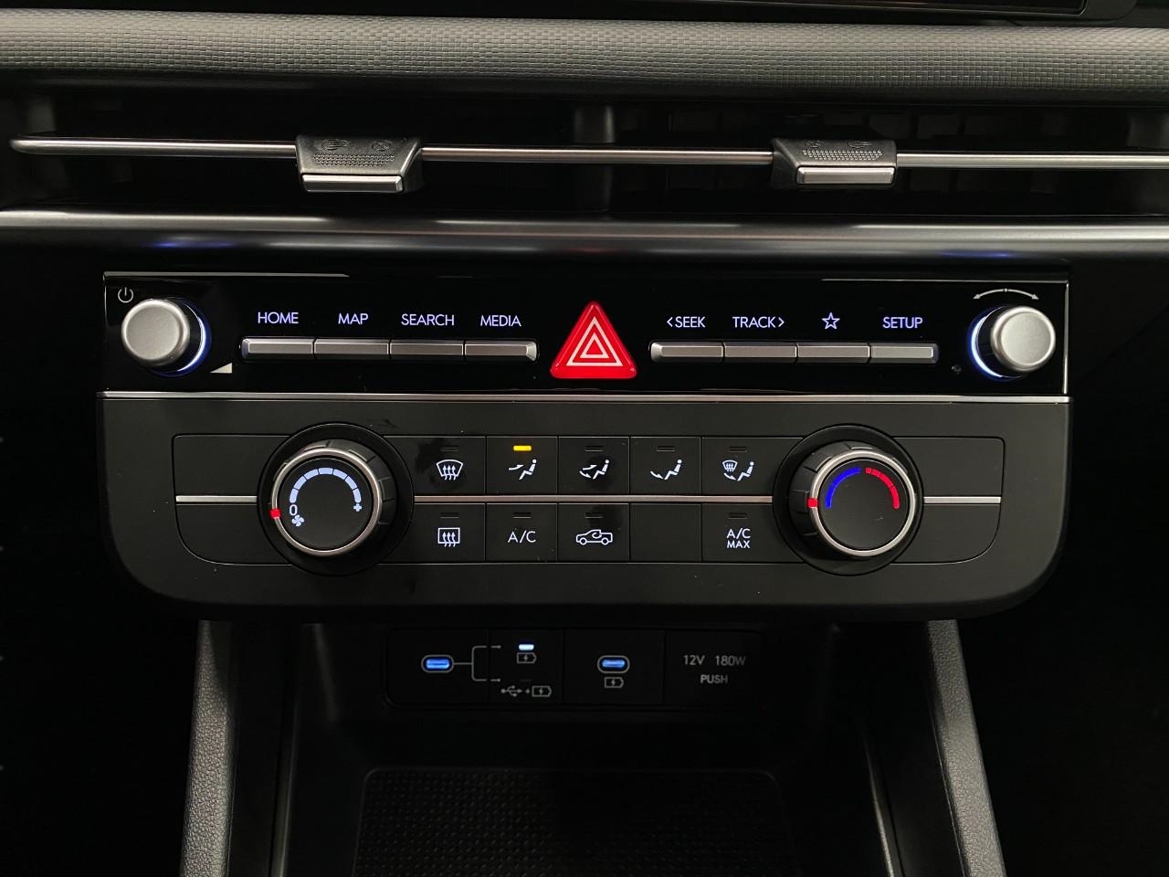 2025 Hyundai Santa Cruz SE Image 24 of 32