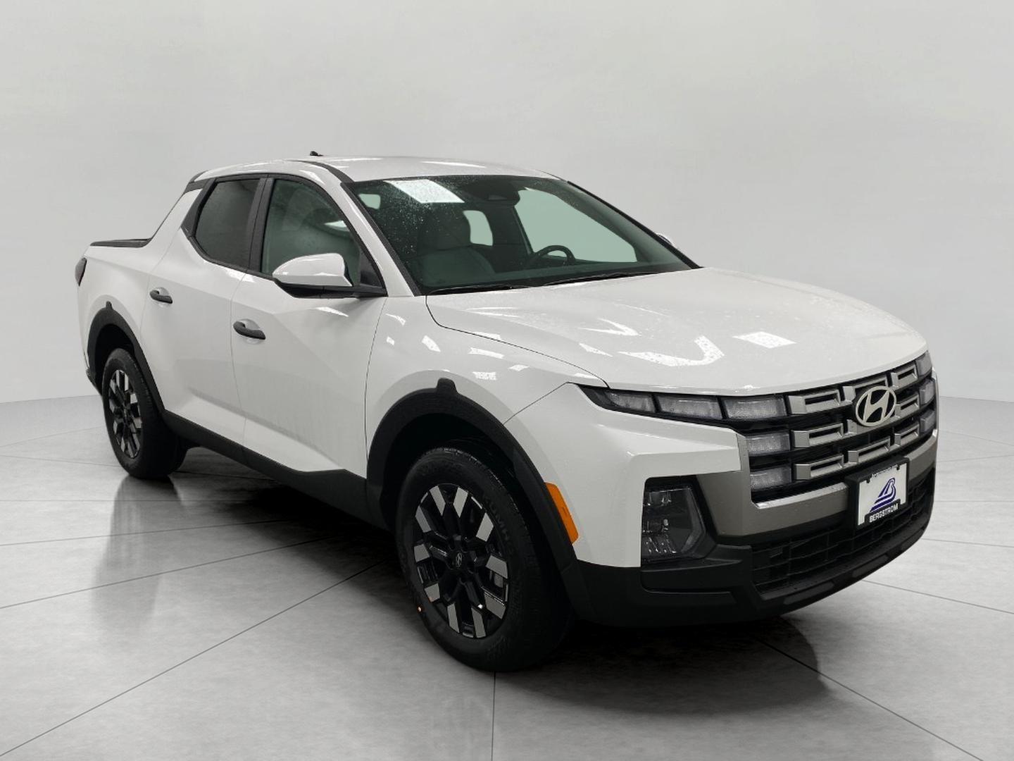 2025 Hyundai Santa Cruz SE Image 4 of 32