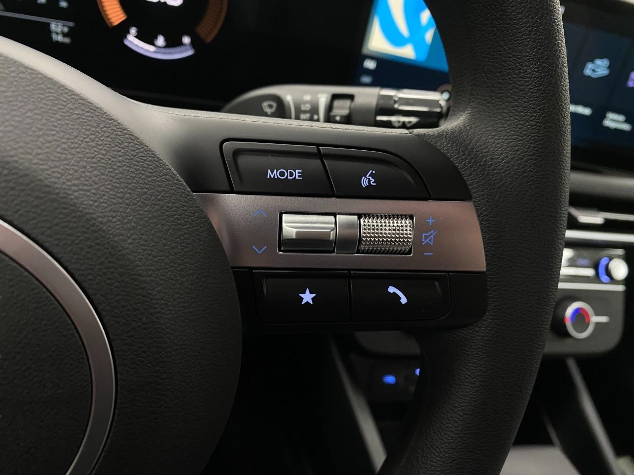 2025 Hyundai Santa Cruz SE Image 17 of 32