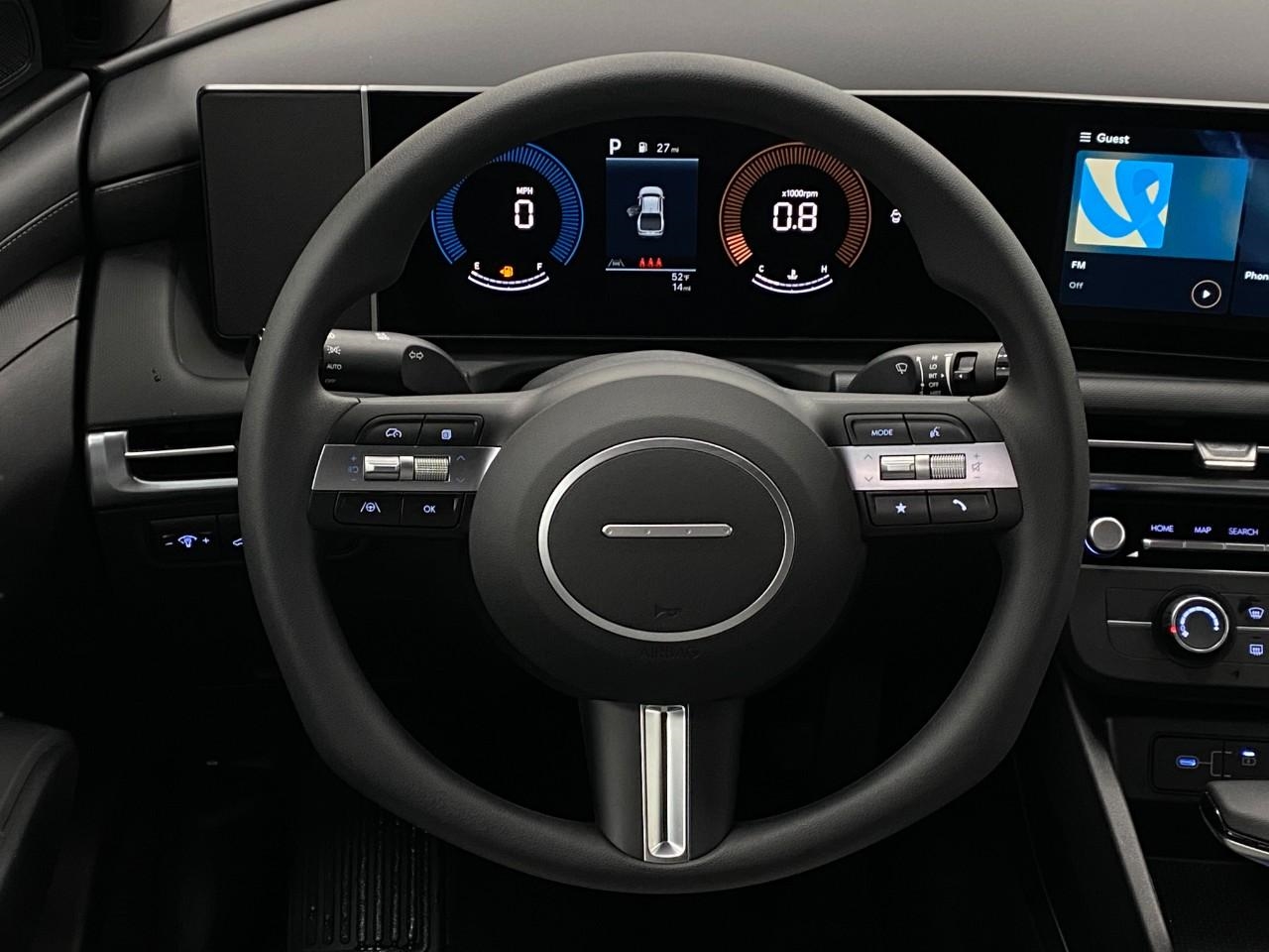 2025 Hyundai Santa Cruz SE Image 15 of 32