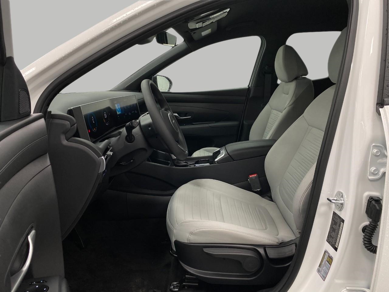 2025 Hyundai Santa Cruz SE Image 29 of 32