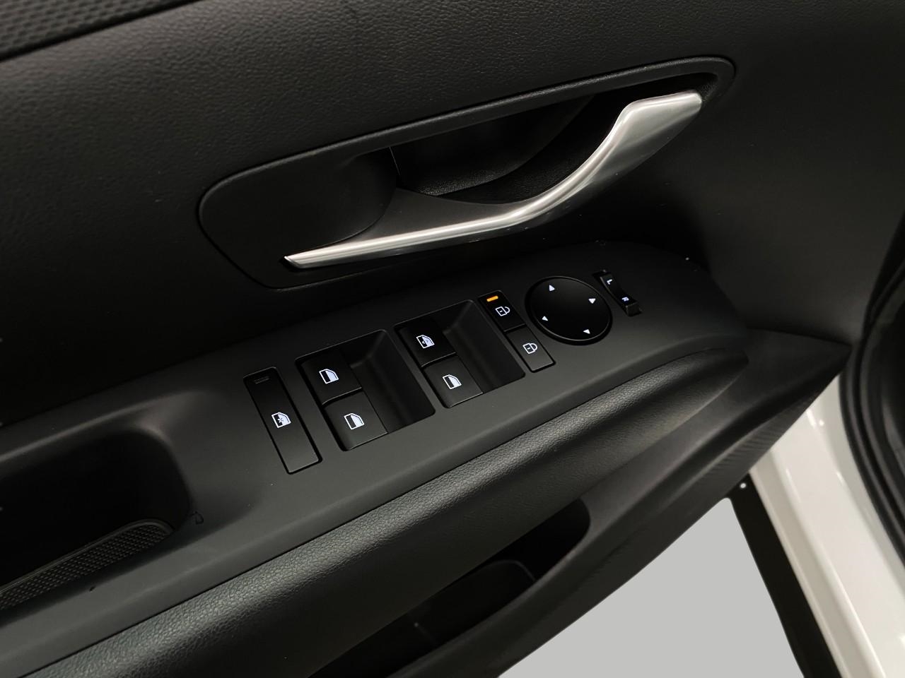 2025 Hyundai Santa Cruz SE Image 30 of 32