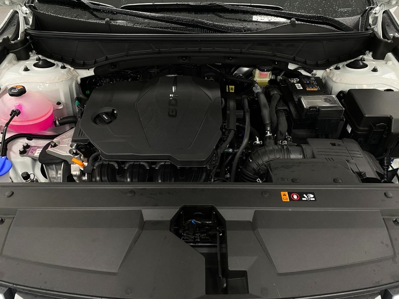 2025 Hyundai Santa Cruz SE Image 11 of 32