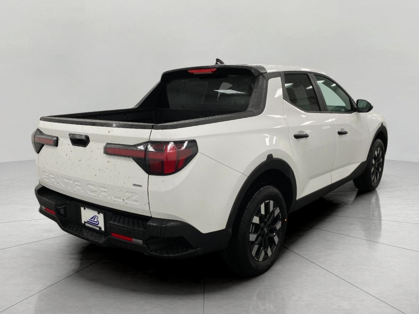 2025 Hyundai Santa Cruz SE Image 5 of 32