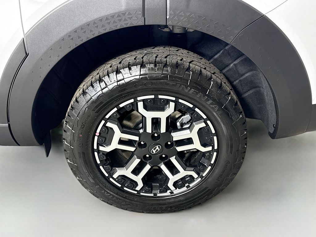 2025 Hyundai Santa Cruz XRT Image 10 of 32