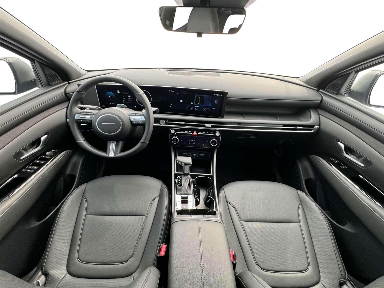 Vehicle image 14 of 19