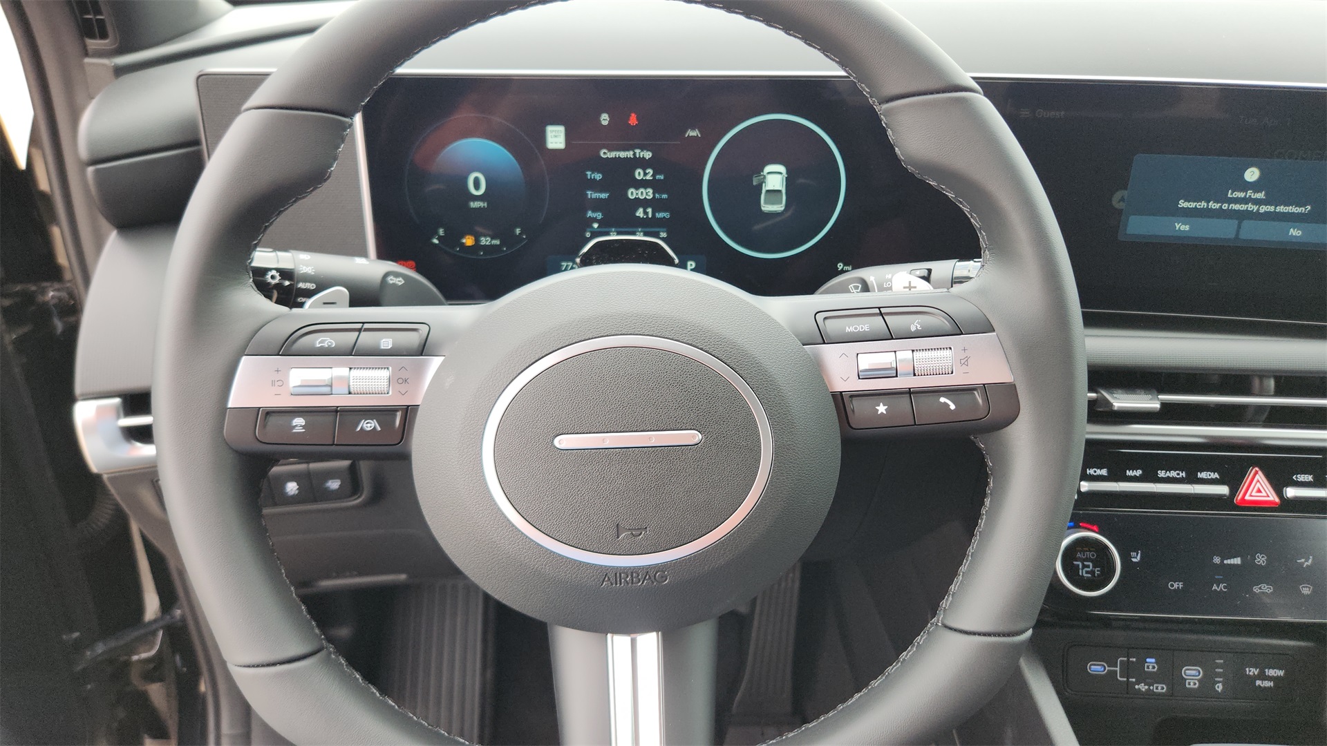 Vehicle image 11 of 28