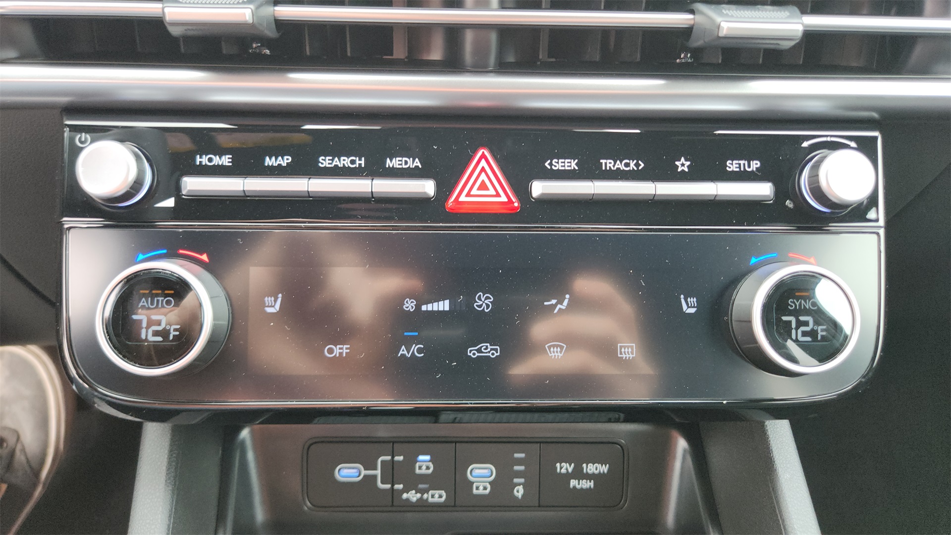 Vehicle image 18 of 28