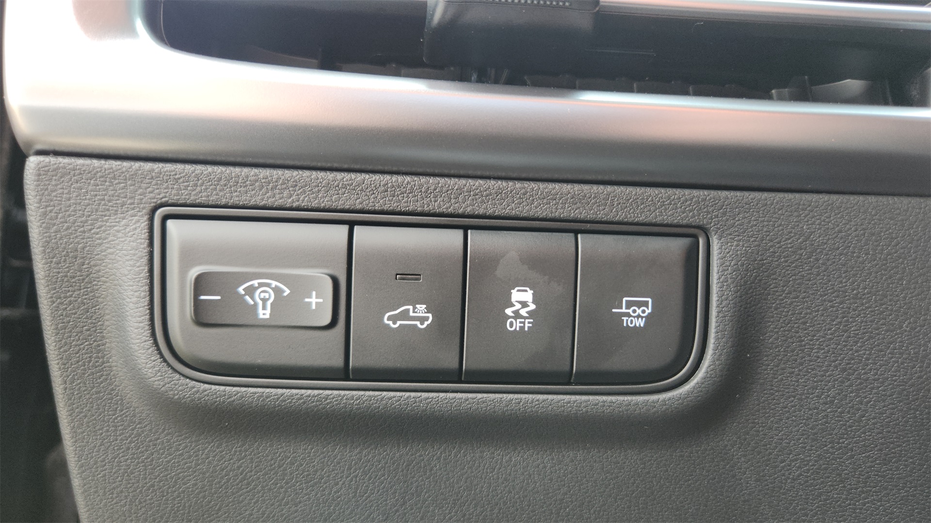 Vehicle image 16 of 28