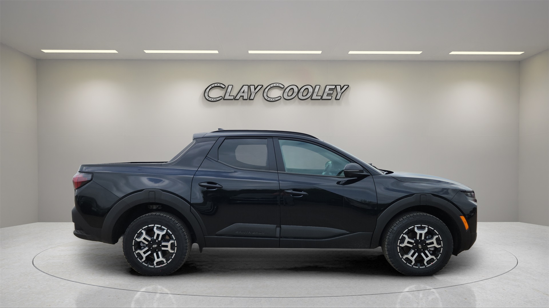 Vehicle image 4 of 28