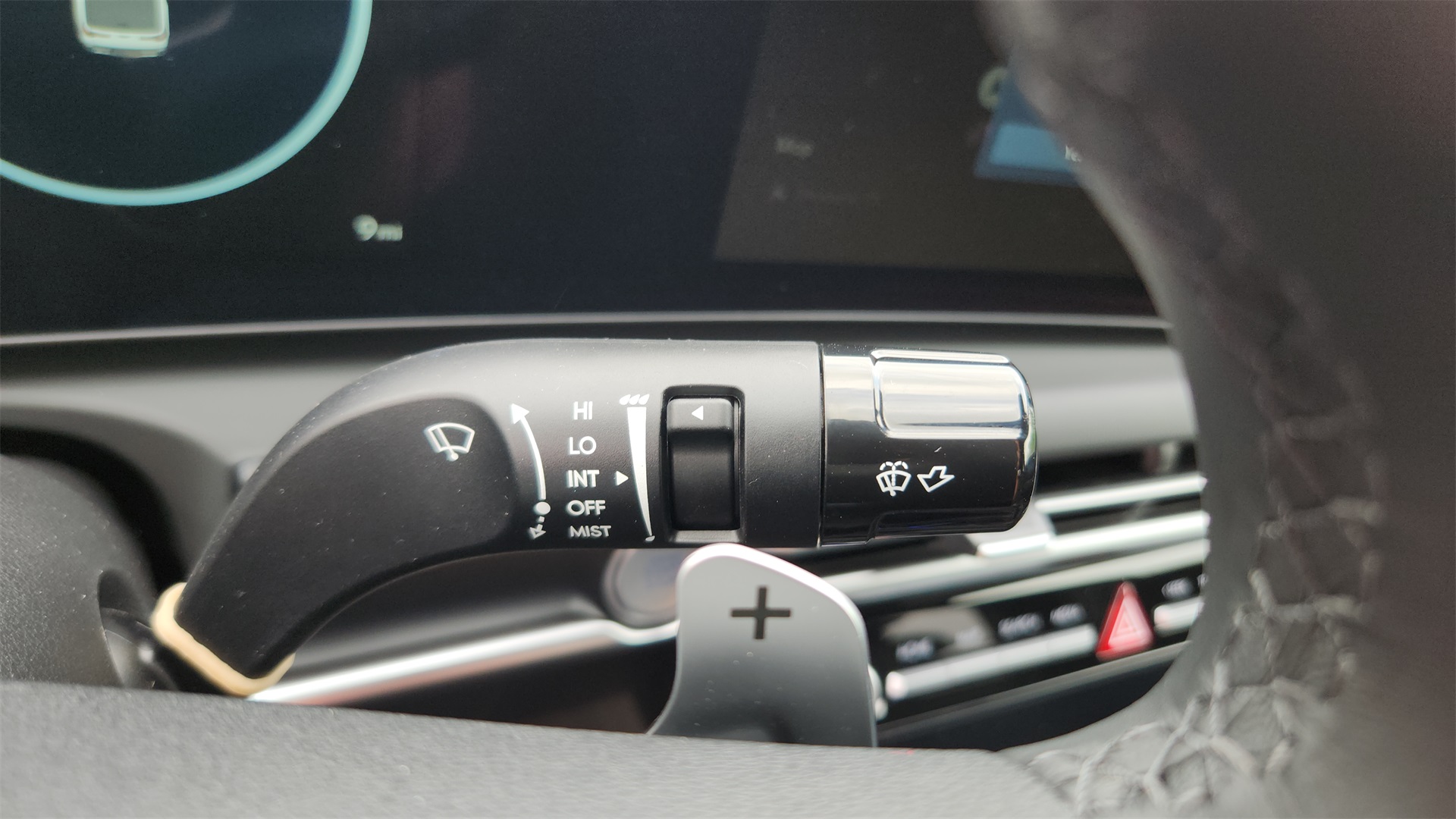 Vehicle image 15 of 28