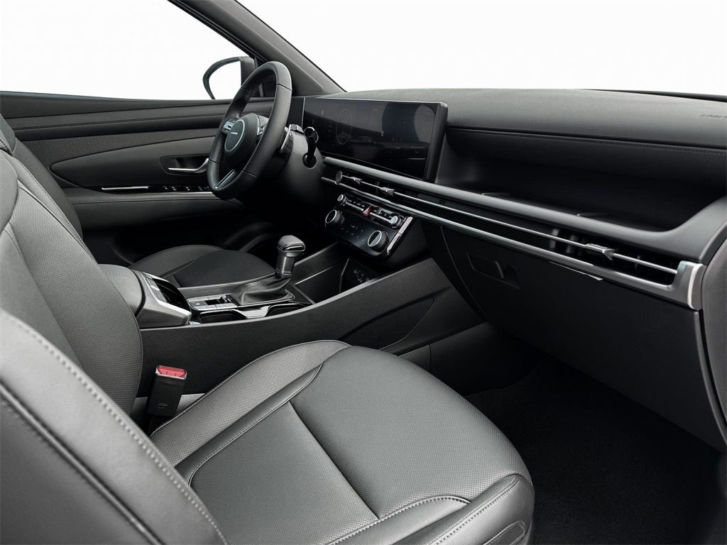 Vehicle image 15 of 19