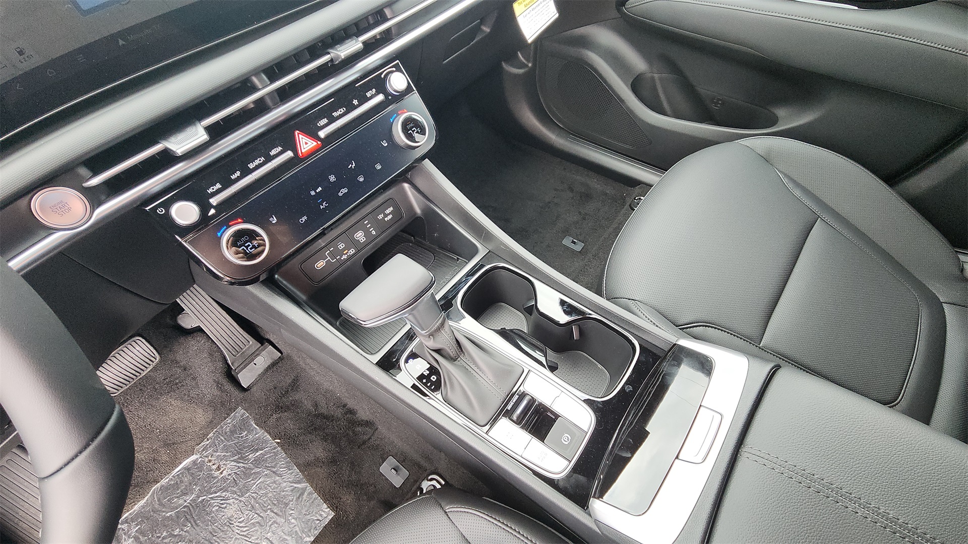 Vehicle image 15 of 26