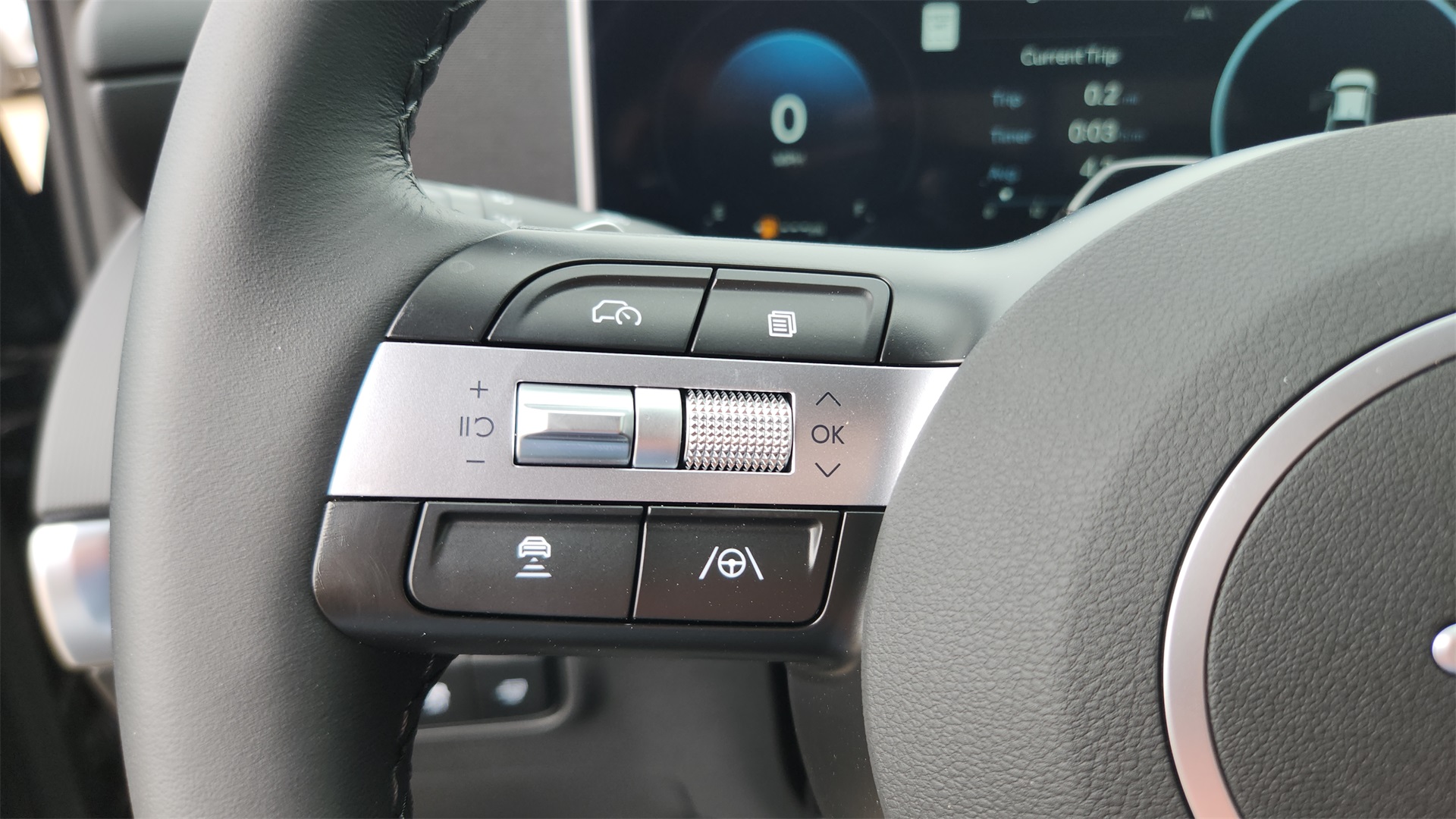 Vehicle image 12 of 26