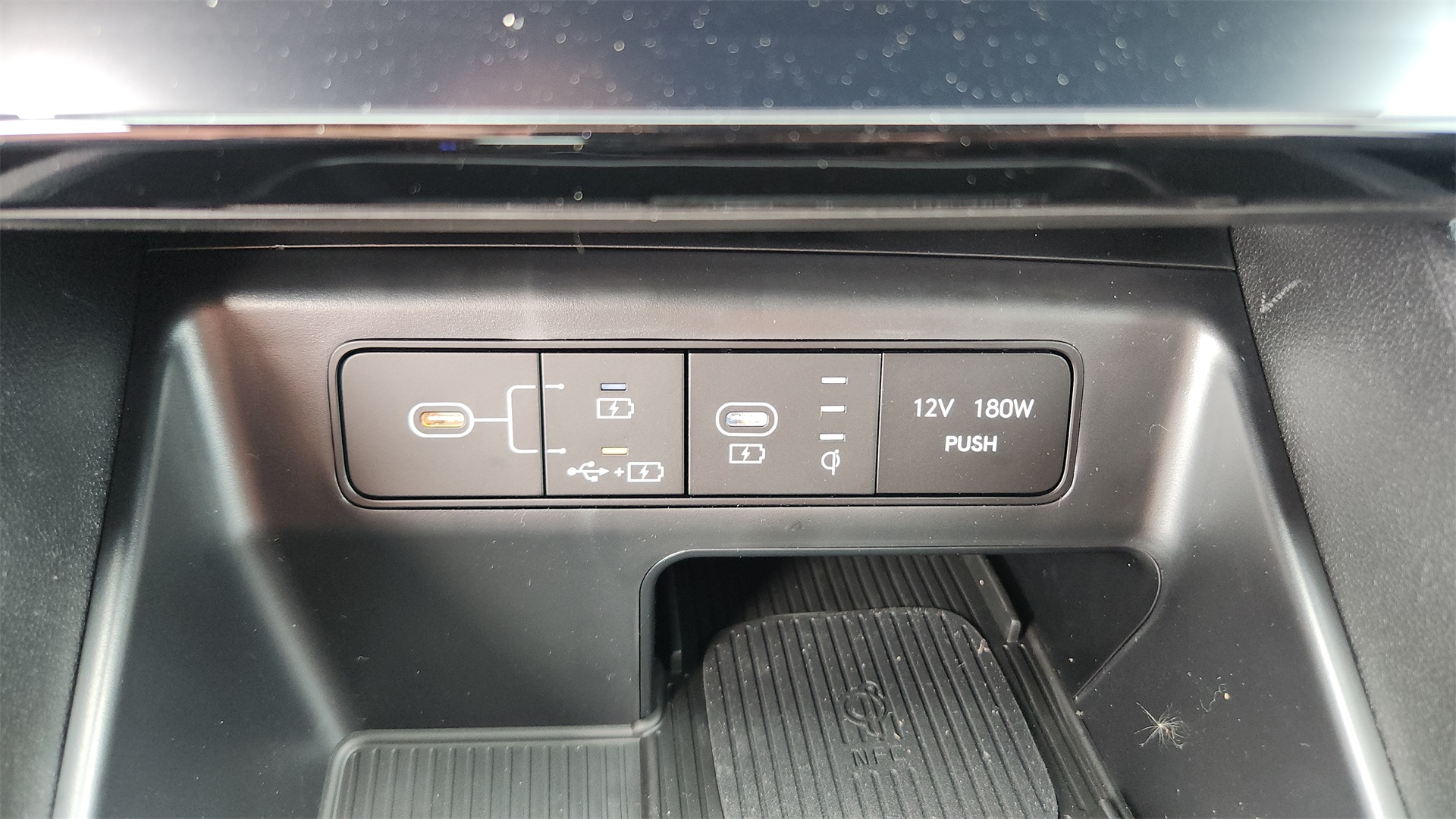Vehicle image 16 of 26