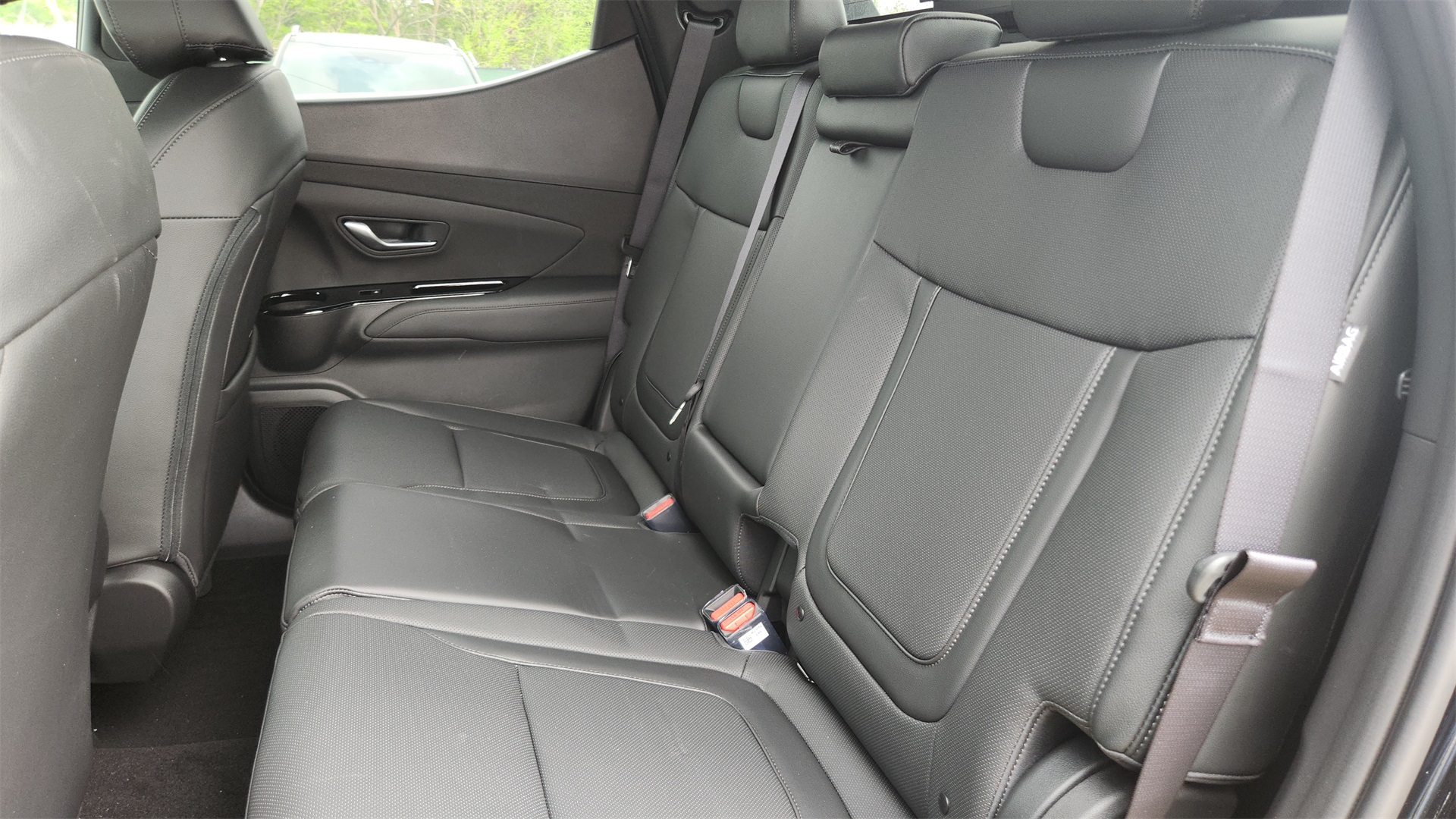 Vehicle image 23 of 26