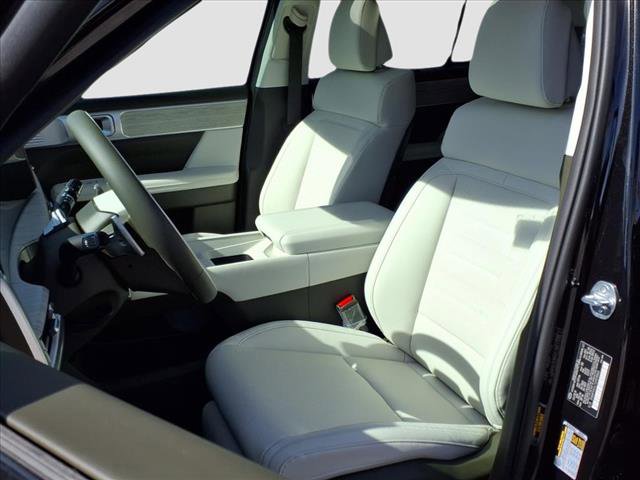 Vehicle image 12 of 21