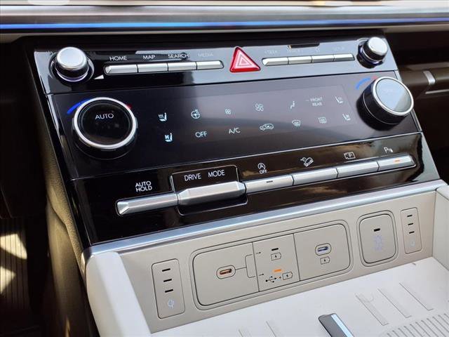 Vehicle image 19 of 21