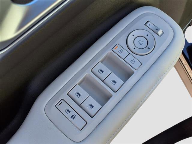 Vehicle image 12 of 21