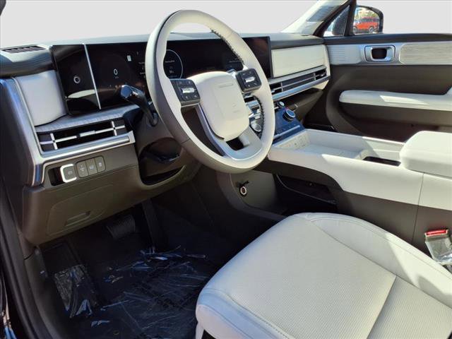 Vehicle image 14 of 21