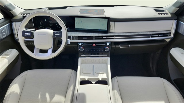 Vehicle image 16 of 21