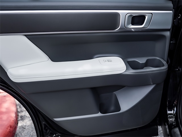 Vehicle image 22 of 29