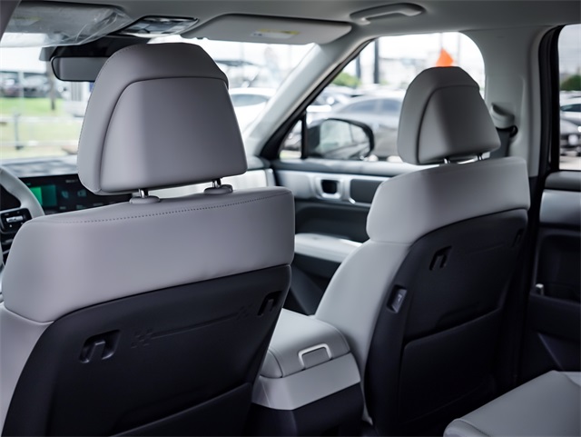 Vehicle image 23 of 29