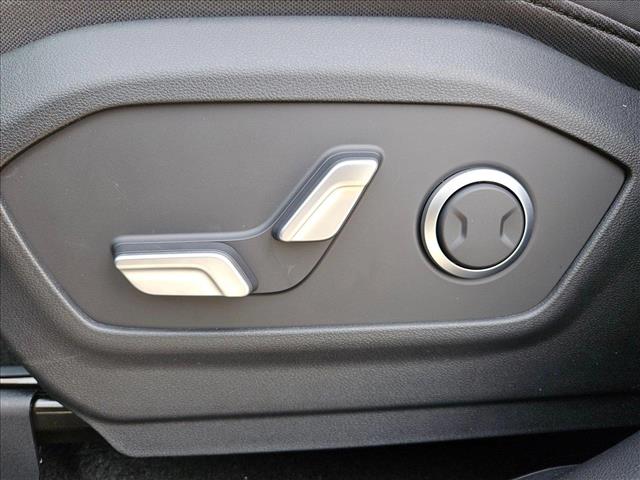Vehicle image 4 of 17
