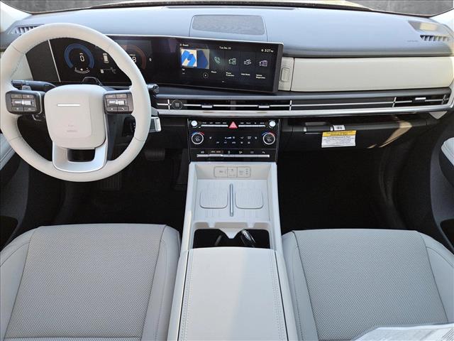 Vehicle image 15 of 18