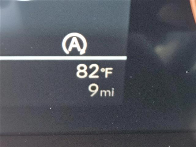 Vehicle image 11 of 18