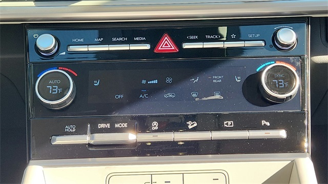 Vehicle image 15 of 19