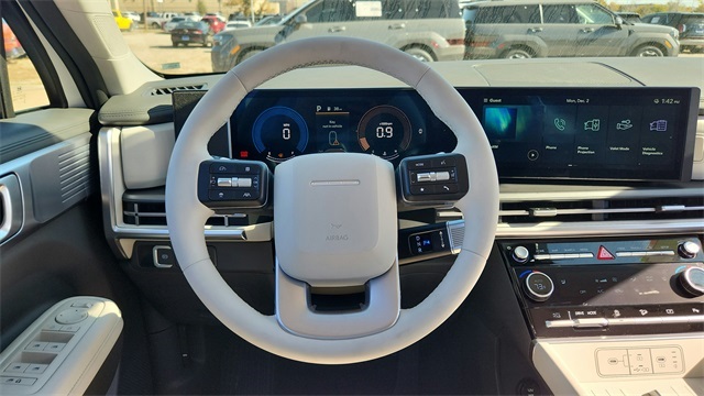 Vehicle image 12 of 19