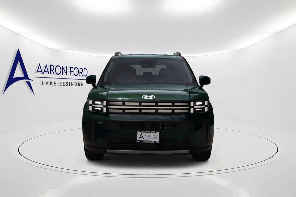 2025 Hyundai Santa Fe SEL Image 2 of 40