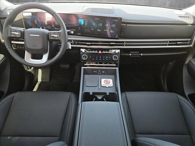 Vehicle image 14 of 16
