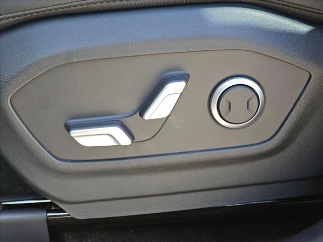 Vehicle image 9 of 16